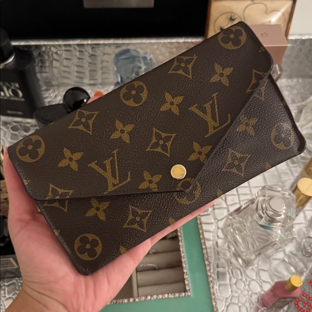 Louis Vuitton Sarah Wallet Pink